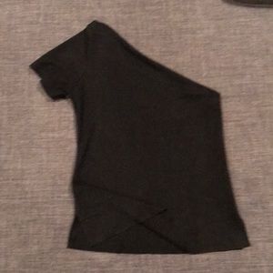 Off the shoulder tee